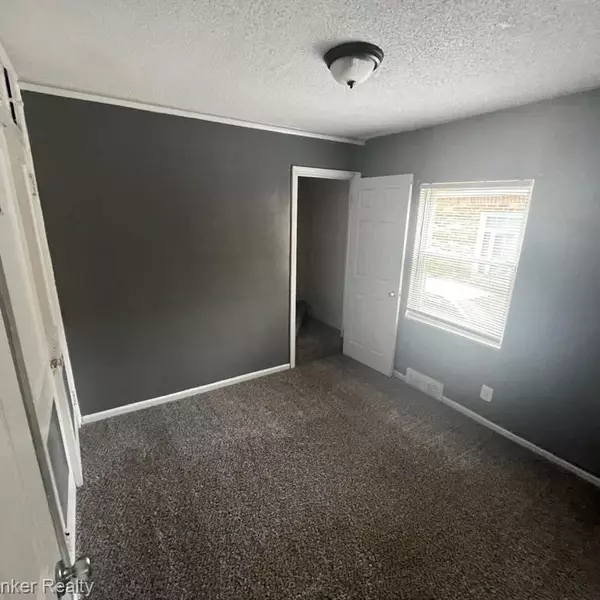 Detroit, MI 48235,16586 Ardmore Street