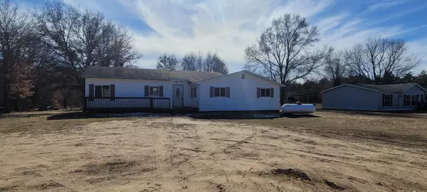 3018 W 1 Mile Road, White Cloud, MI 49349