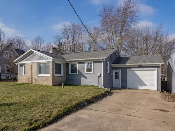 206 N Van Buren Street, Bloomingdale, MI 49026