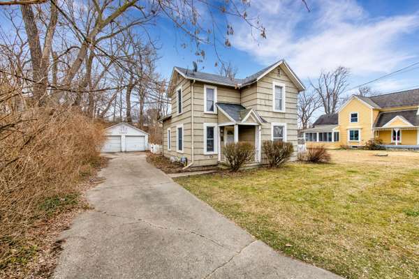 121 Maple Street, Grass Lake, MI 49240