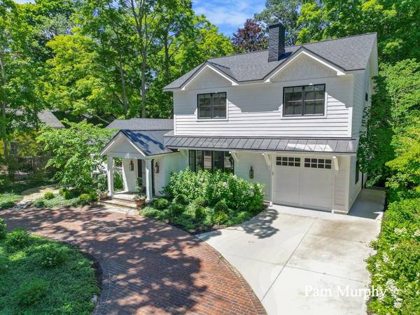 1020 Holland Street, Saugatuck, MI 49453