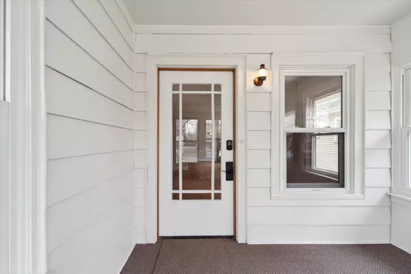 Lansing, MI 48910,1219 W Barnes Avenue