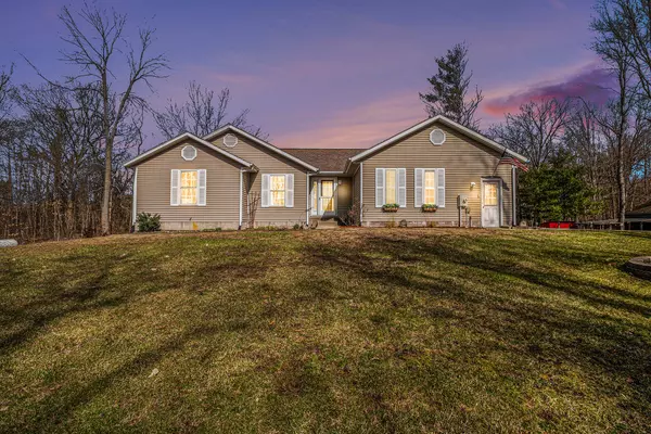 11044 Hall Road, Ravenna, MI 49451