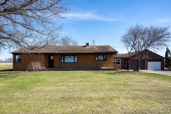 8710 Alden Nash SE Avenue, Alto, MI 49302