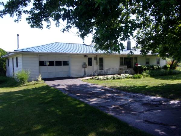 29532 Fawn River Road, Sturgis, MI 49091