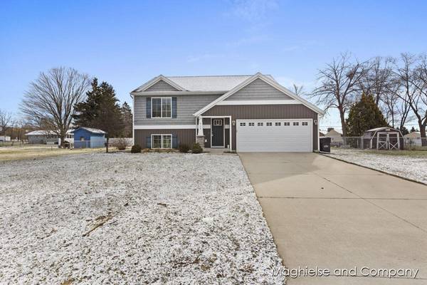 6172 Bittersweet NE Drive, Belmont, MI 49306