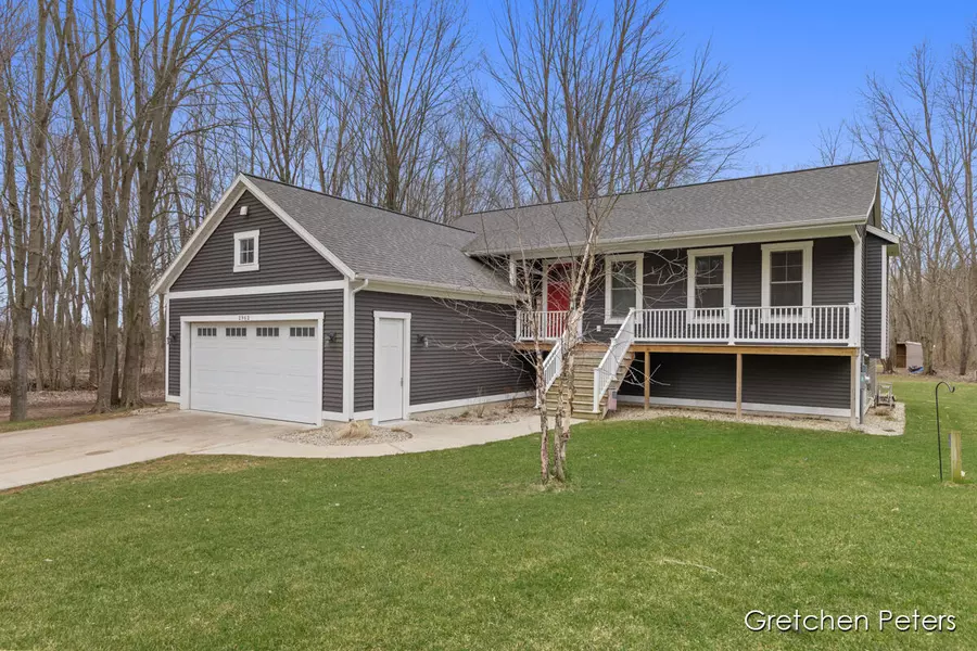 2962 136th Avenue, Hopkins, MI 49328