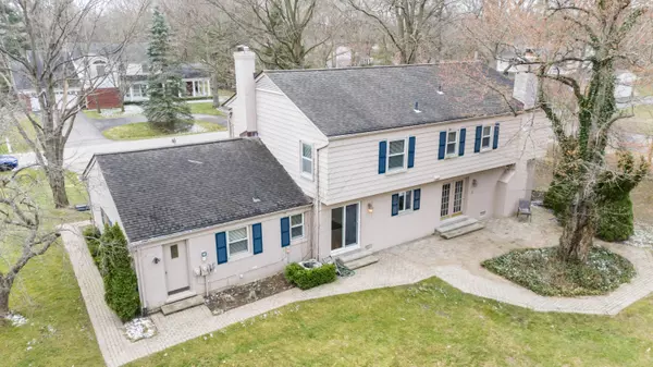 Bloomfield Hills, MI 48304,915 Lampwick Court