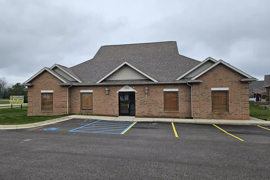 1509 Waterford Parkway, St. Johns, MI 48879