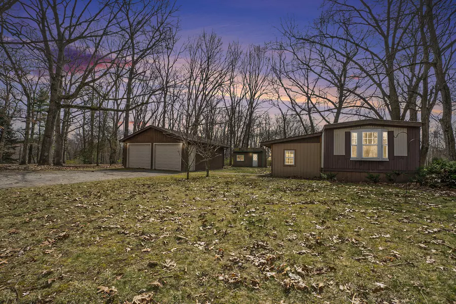 24923 Sandy Beach Drive, Edwardsburg, MI 49112