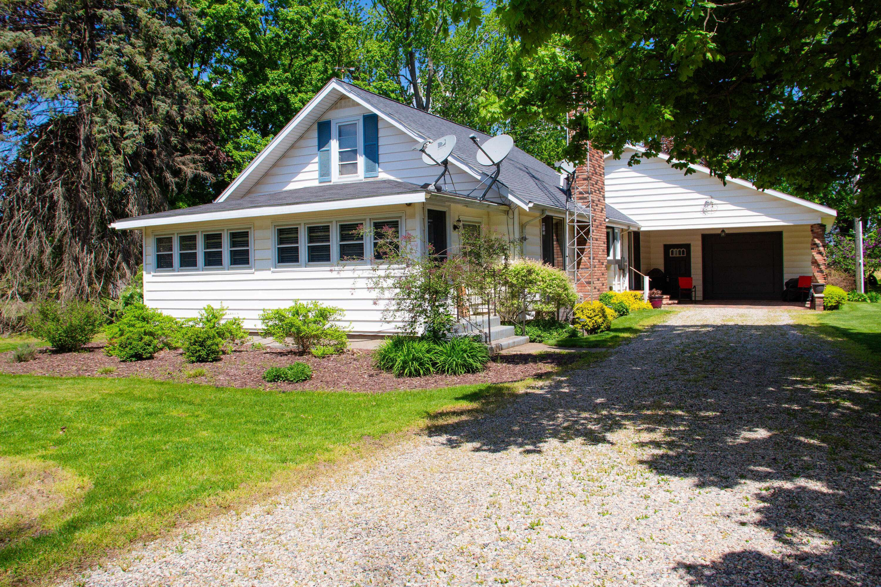 1166 Trayer Road, Bronson, MI 49028
