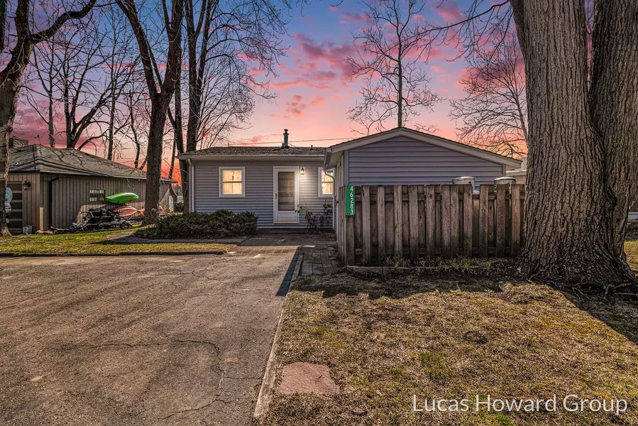 46283 Leedy Point Road, Bloomingdale, MI 49026