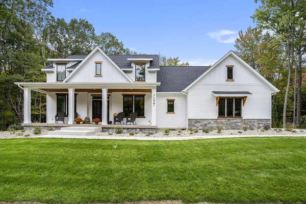 6129 Pine Glen Drive, Saugatuck, MI 49453