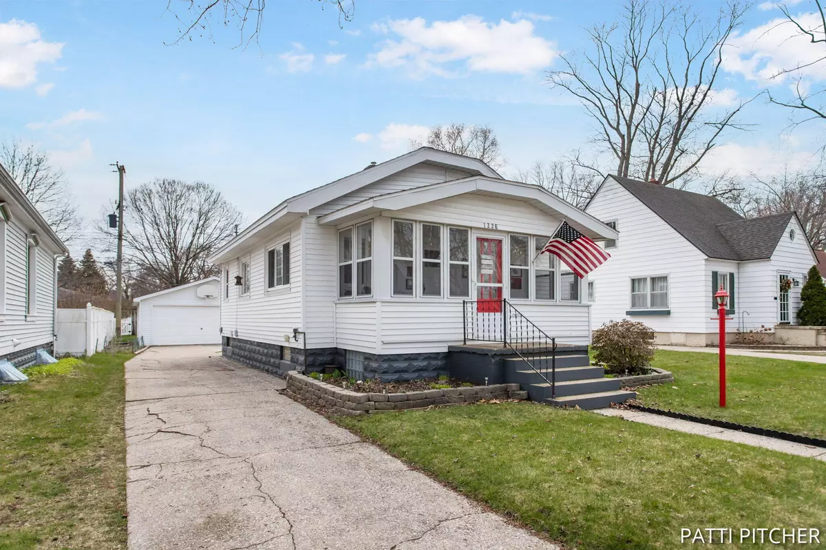 Grand Haven, MI 49417,1228 Woodlawn Avenue