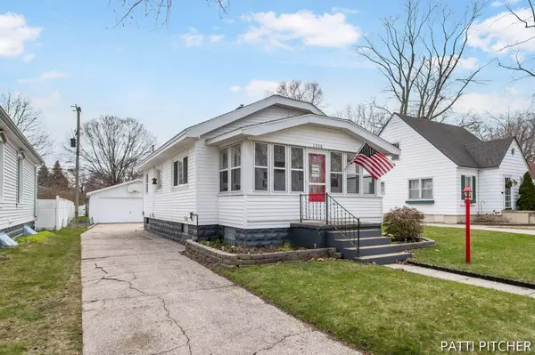 1228 Woodlawn Avenue, Grand Haven, MI 49417