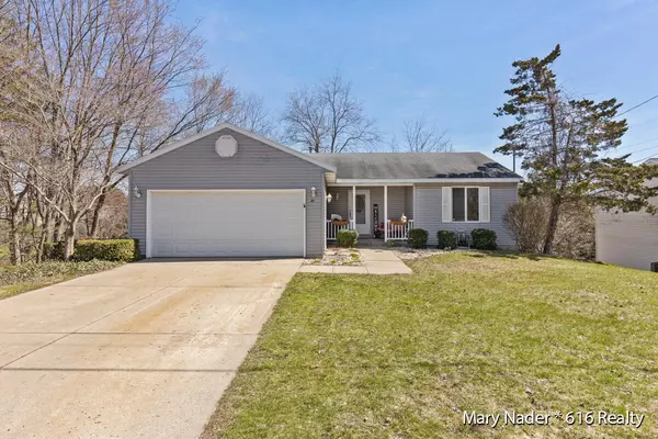 211 152nd Avenue, Holland, MI 49424