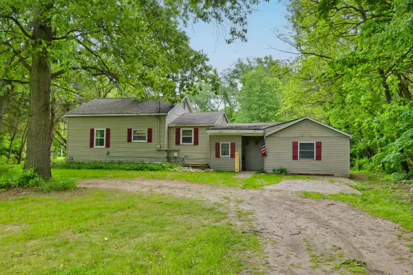 14593 Mead Road, Buchanan, MI 49107