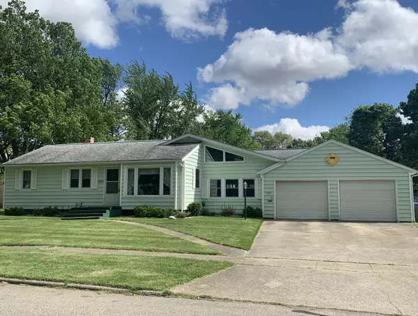 1205 E Hatch Street, Sturgis, MI 49091