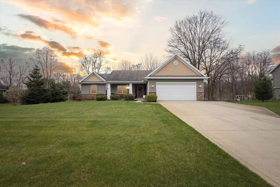 69788 Roy Drive, Edwardsburg, MI 49112