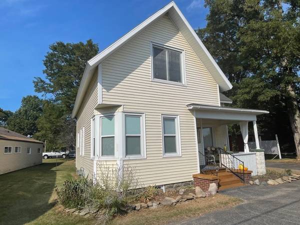 302 W Parkdale Avenue, Manistee, MI 49660