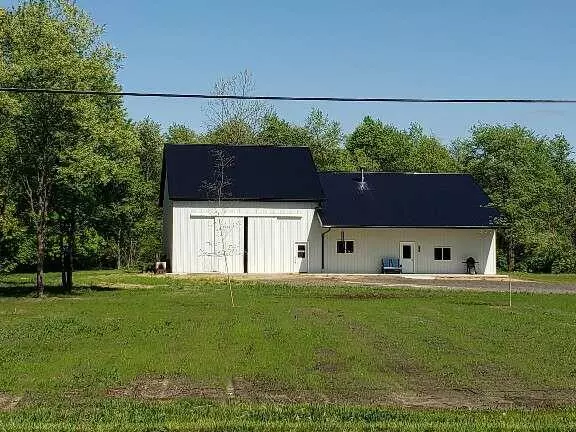 49197 CR 681, Lawrence, MI 49064