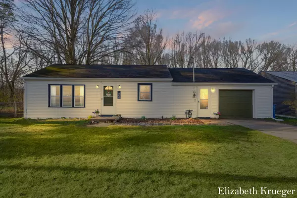 1250 106th Avenue, Plainwell, MI 49080