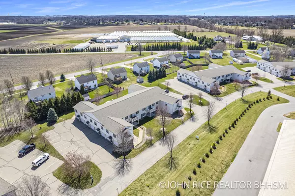 5688 E Town Drive #1, Hudsonville, MI 49426
