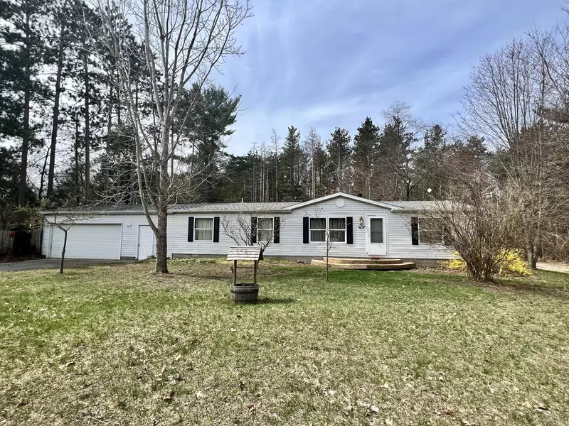 1483 S Sullivan Road, Ravenna, MI 49451