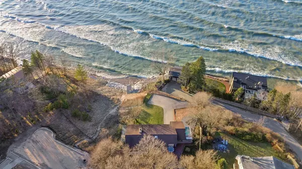 New Buffalo, MI 49117,14480 Lakeshore Road