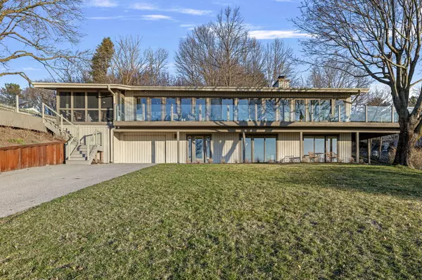 New Buffalo, MI 49117,14480 Lakeshore Road