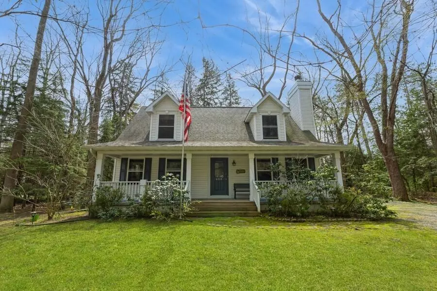 6518 Pine Lane, Sawyer, MI 49125