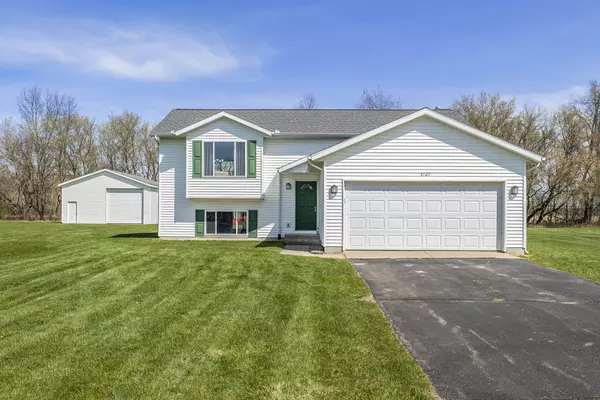 5127 Glen Bluff Drive, Sand Lake, MI 49343