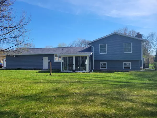 Three Rivers, MI 49093,56726 Tamarac Lane