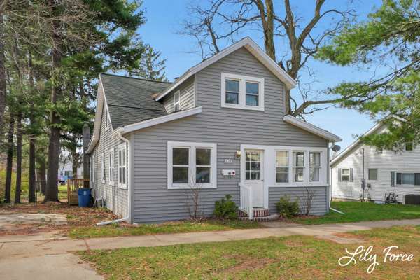 629 W Maple Street, Wayland, MI 49348