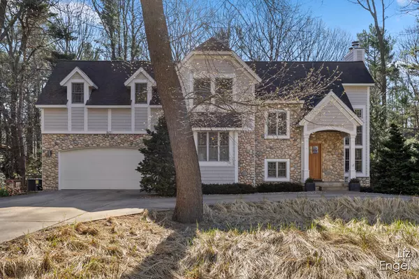 9410 Ottawa House Drive, West Olive, MI 49460