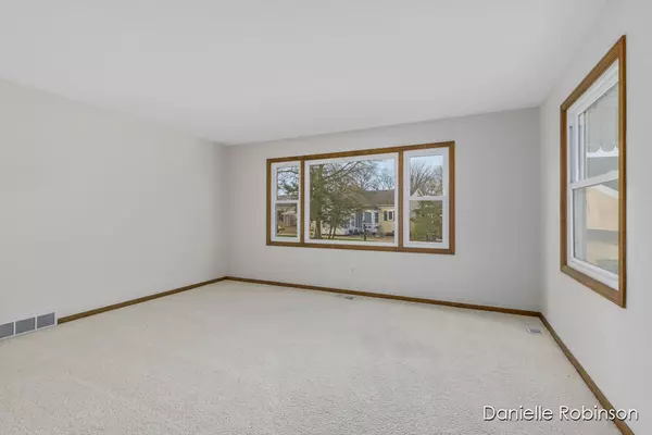 Jenison, MI 49428,961 Village Lane