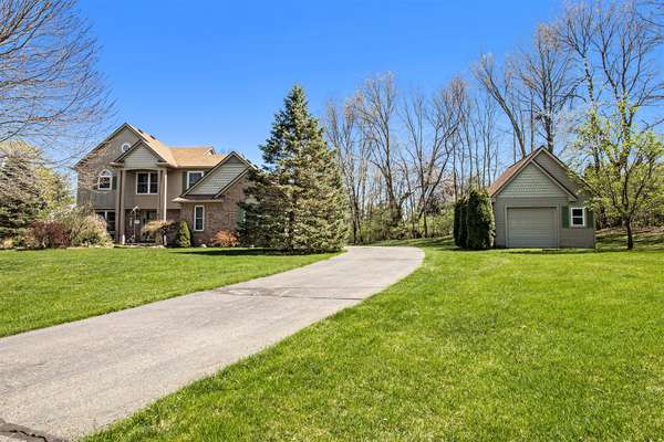 10777 Pondside Court, Pinckney, MI 48169