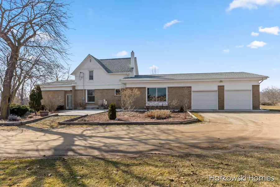 2037 128th Avenue, Hopkins, MI 49328