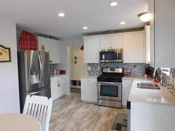 Zeeland, MI 49464,7374 Brown Fox Street