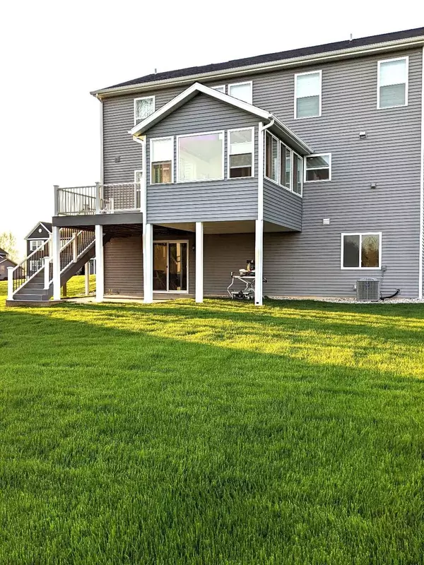 Zeeland, MI 49464,7374 Brown Fox Street