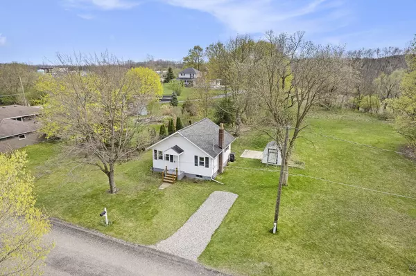 12 Lo Presto Avenue, Hillsdale, MI 49242