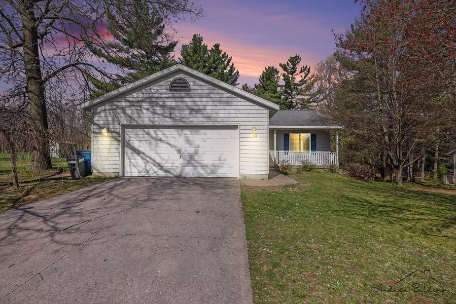 7304 Mid Timber Drive, Greenville, MI 48838