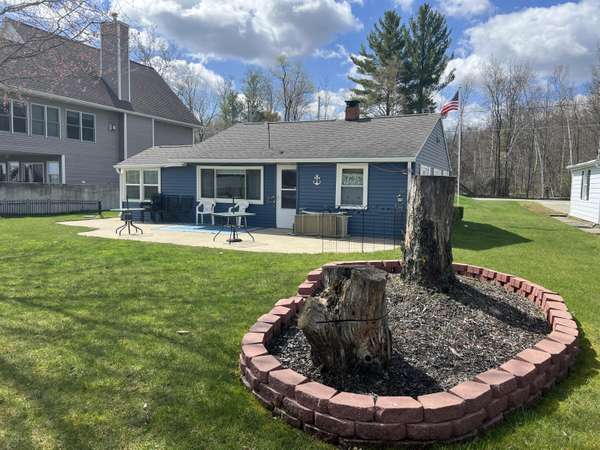 Grant, MI 49327,717 E Hess Lake Drive