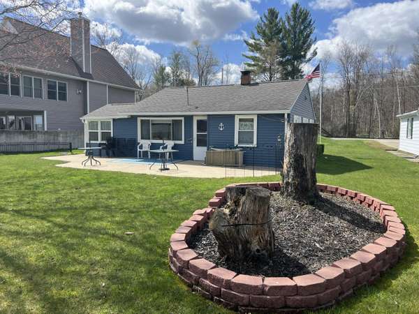 Grant, MI 49327,717 E Hess Lake Drive