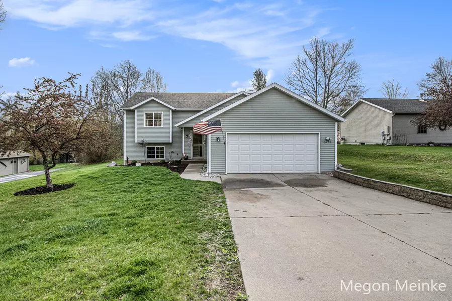 6998 Riverwood Drive, Belding, MI 48809