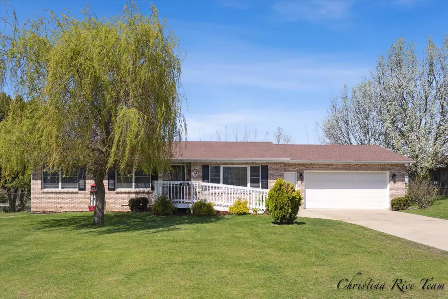 906 N State Road, Belding, MI 48809