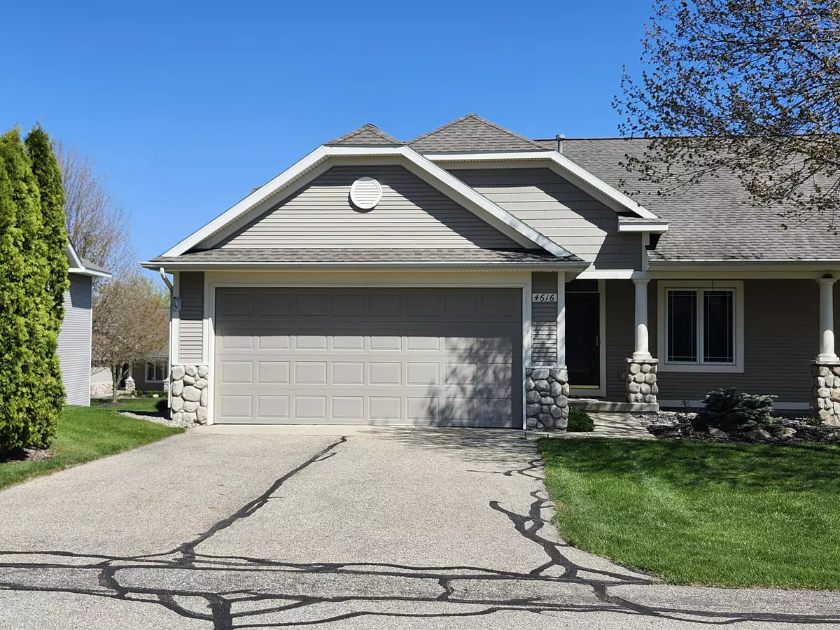 Hudsonville, MI 49426,4616 Canterbury Drive #32