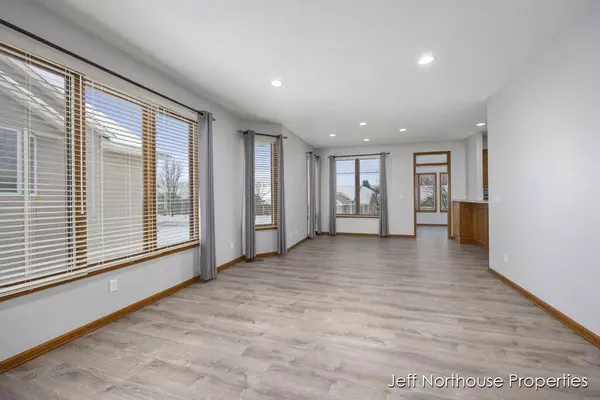 Hudsonville, MI 49426,4616 Canterbury Drive #32