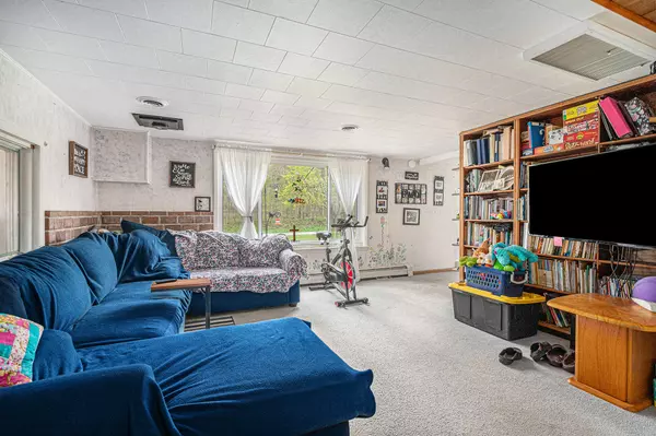 Berrien Center, MI 49102,8713 Deans Hill Road