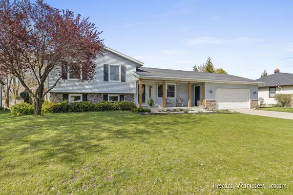 1955 Tulip Lane, Jenison, MI 49428